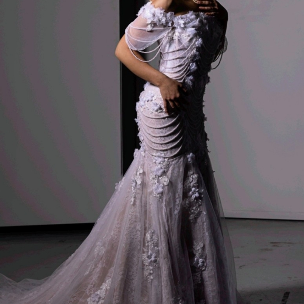 Wedding Dress - Picture 3 of 5